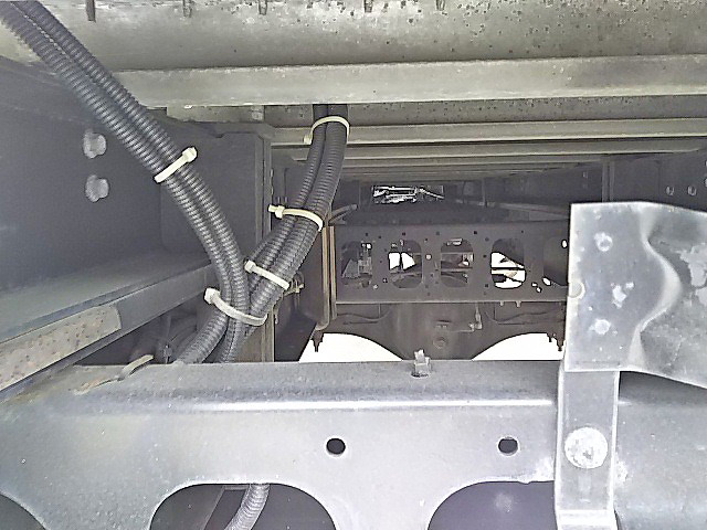 いすゞフォワードアルミバン中型（4t）[写真13]