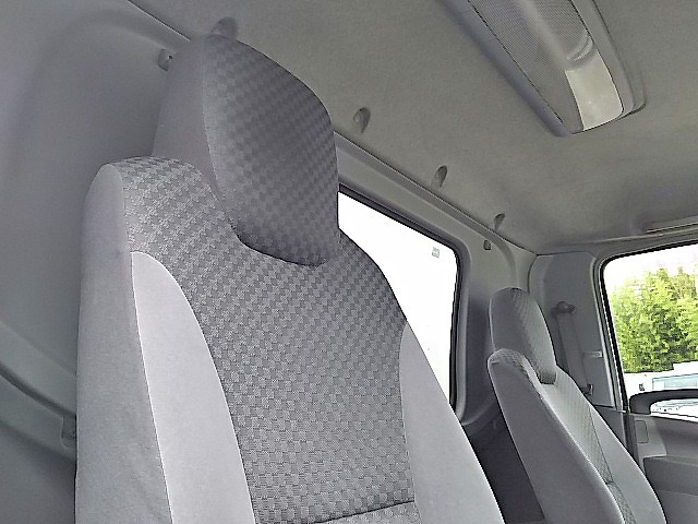 いすゞフォワードアルミバン中型（4t）[写真25]