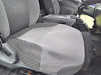 いすゞフォワードアルミバン中型（4t）[写真26]