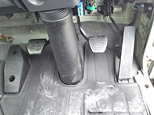 いすゞフォワードアルミバン中型（4t）[写真28]