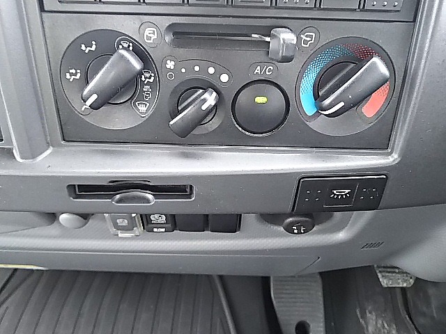 いすゞフォワードアルミバン中型（4t）[写真32]