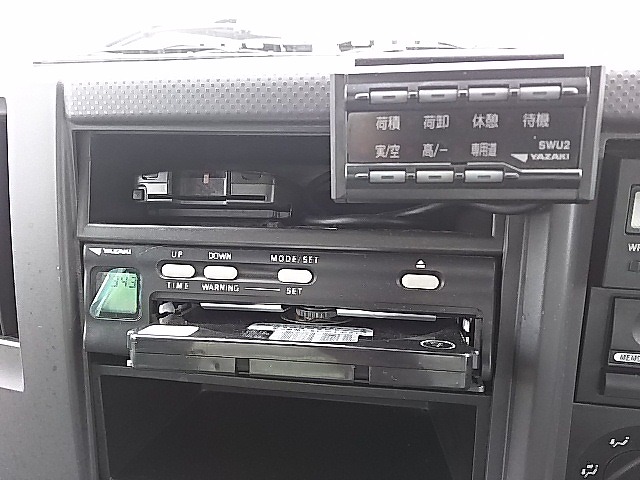 いすゞフォワードアルミバン中型（4t）[写真33]