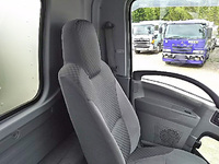 いすゞフォワードアルミバン中型（4t）[写真36]