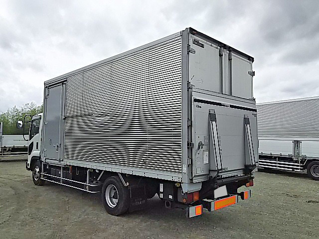 いすゞフォワードアルミバン中型（4t）[写真04]