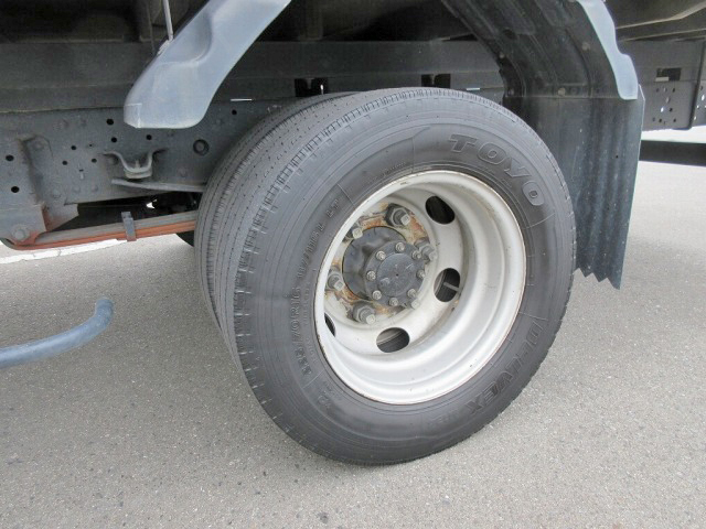 いすゞエルフ幌ウイング小型（2t・3t）[写真17]