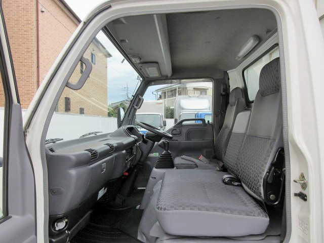 いすゞエルフ幌ウイング小型（2t・3t）[写真23]