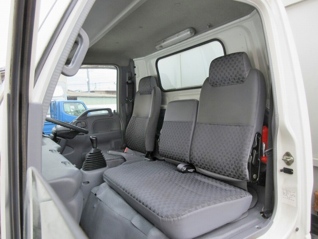 いすゞエルフ幌ウイング小型（2t・3t）[写真24]