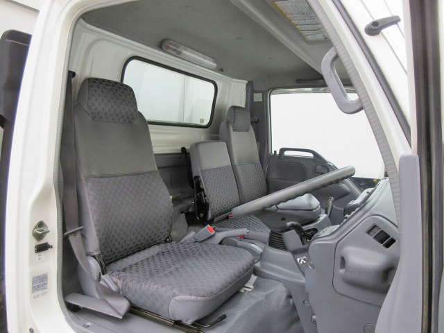 いすゞエルフ幌ウイング小型（2t・3t）[写真27]