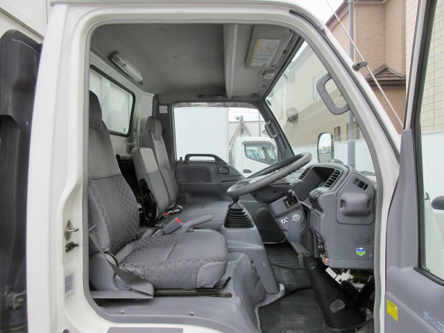 いすゞエルフ幌ウイング小型（2t・3t）[写真28]