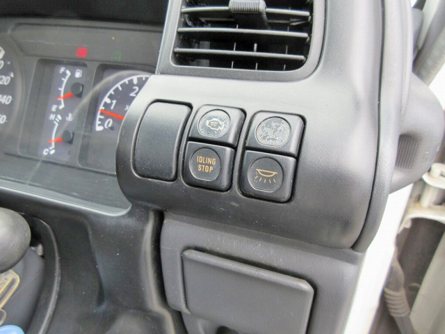 いすゞエルフ幌ウイング小型（2t・3t）[写真34]