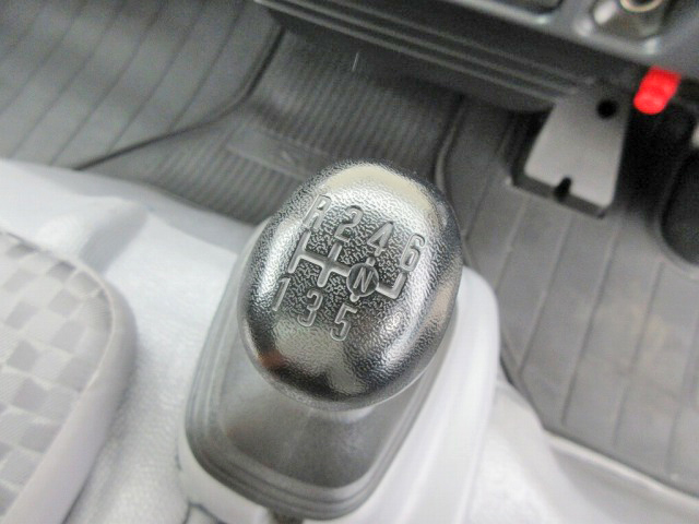 いすゞエルフ幌ウイング小型（2t・3t）[写真36]