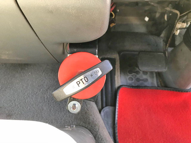 三菱ふそうファイターセルフクレーン3段中型（4t）[写真39]