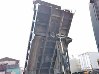 三菱ふそうスーパーグレートダンプ大型（10t）[写真12]