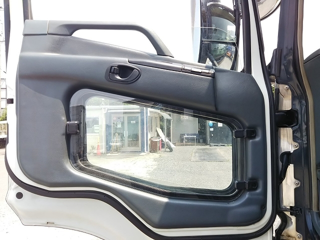 三菱ふそうスーパーグレートダンプ大型（10t）[写真26]