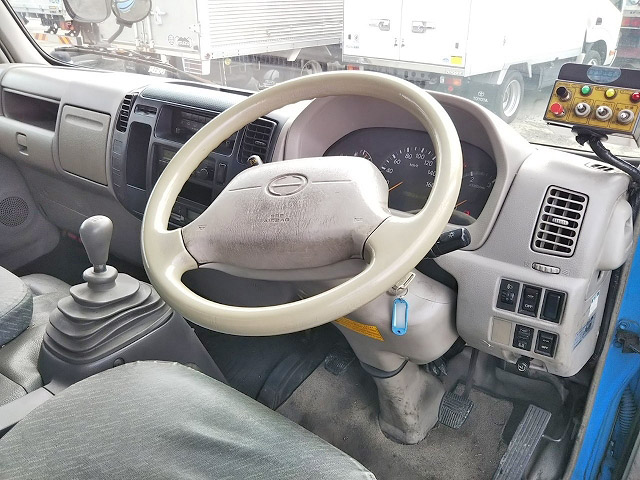 日野デュトロパッカー車（塵芥車）小型（2t・3t）[写真29]