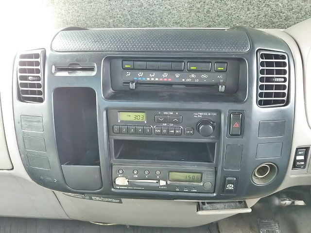 日野デュトロパッカー車（塵芥車）小型（2t・3t）[写真30]