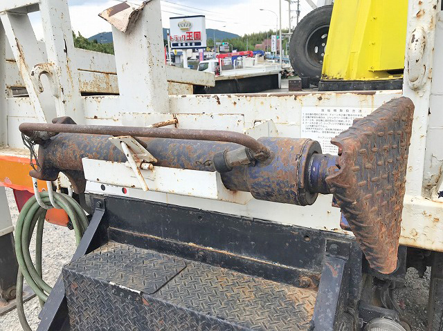 三菱ふそうファイター穴掘建柱車中型（4t）[写真17]