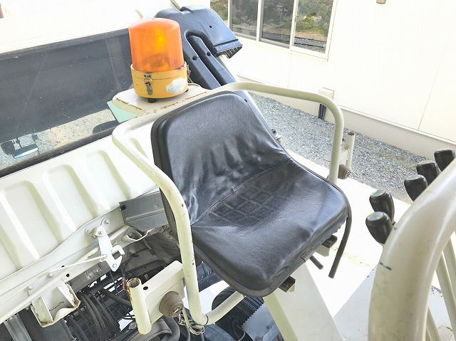 三菱ふそうファイター穴掘建柱車中型（4t）[写真18]