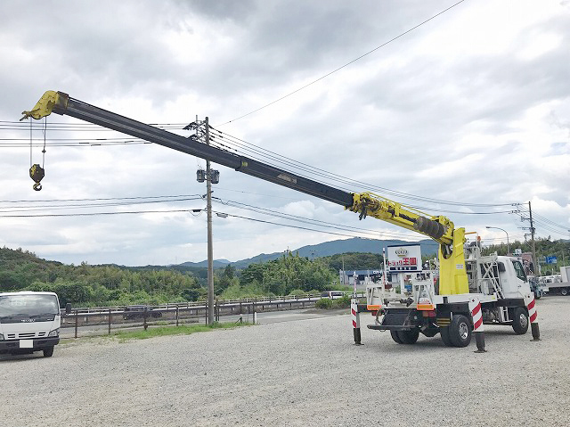 三菱ふそうファイター穴掘建柱車中型（4t）[写真02]