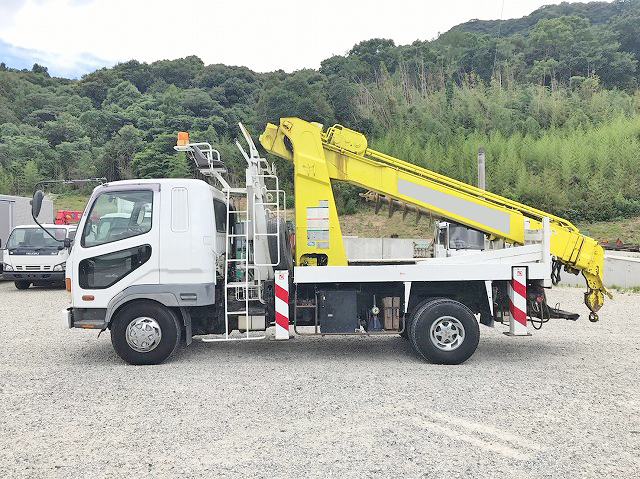 三菱ふそうファイター穴掘建柱車中型（4t）[写真05]