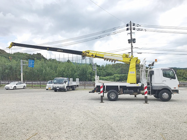 三菱ふそうファイター穴掘建柱車中型（4t）[写真08]
