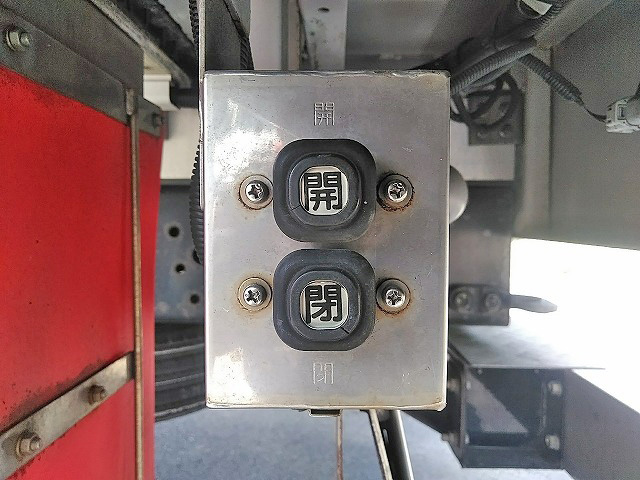 いすゞフォワードアルミウイング中型（4t）[写真18]