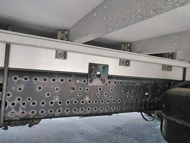 いすゞフォワードアルミウイング中型（4t）[写真21]