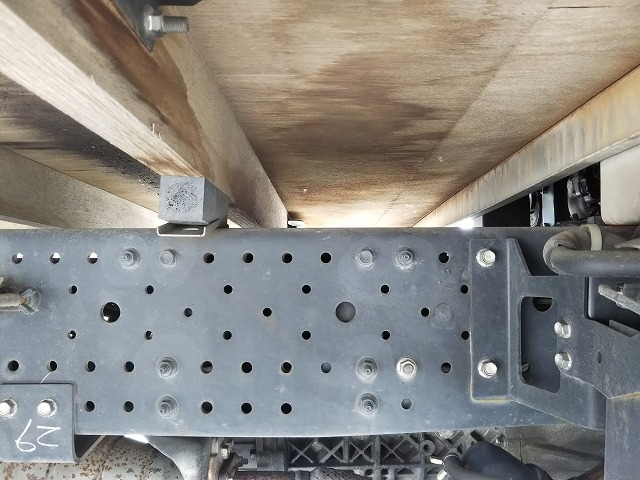 いすゞエルフ平ボディ小型（2t・3t）[写真20]