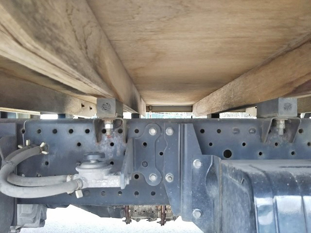 いすゞエルフ平ボディ小型（2t・3t）[写真21]