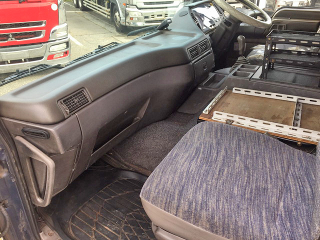 日野プロフィアアルミブロック大型（10t）[写真32]