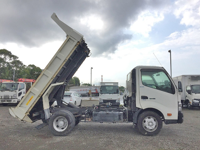 日野デュトロローダーダンプ小型（2t・3t）[写真06]