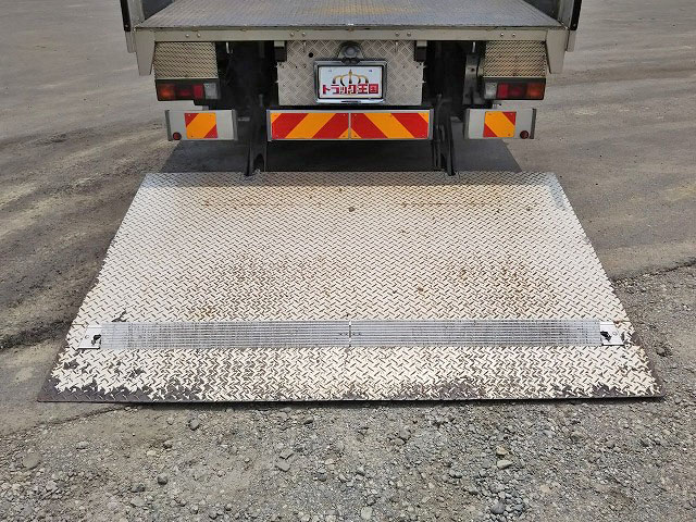 三菱ふそうキャンターユニック4段小型（2t・3t）[写真12]