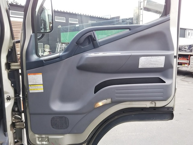 三菱ふそうキャンターユニック4段小型（2t・3t）[写真30]