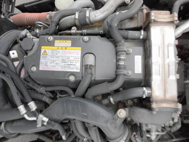 いすゞフォワードユニック4段中型（4t）[写真10]