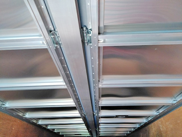 いすゞフォワードアルミウイング中型（4t）[写真09]