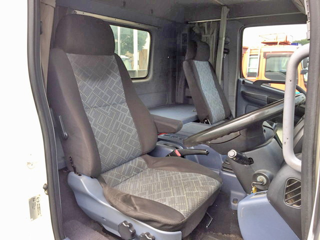 日野レンジャーアルミブロック中型（4t）[写真27]