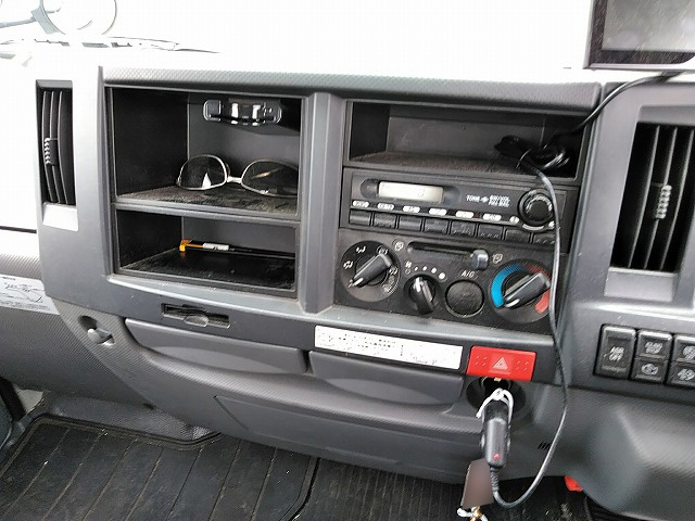 いすゞエルフ平ボディ小型（2t・3t）[写真23]