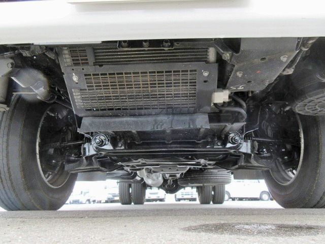 三菱ふそうキャンターアルミバン小型（2t・3t）[写真16]