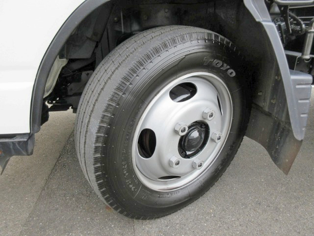 三菱ふそうキャンターアルミバン小型（2t・3t）[写真17]