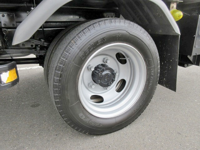 三菱ふそうキャンターアルミバン小型（2t・3t）[写真18]