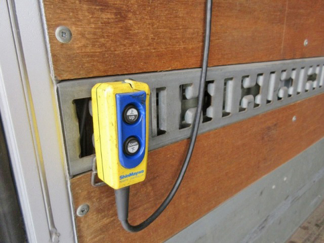 三菱ふそうキャンターアルミバン小型（2t・3t）[写真08]