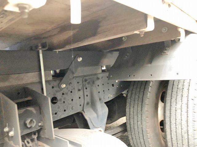 三菱ふそうキャンター平ボディ小型（2t・3t）[写真15]