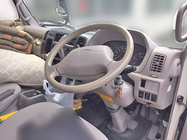 日野デュトロ平ボディ小型（2t・3t）[写真21]