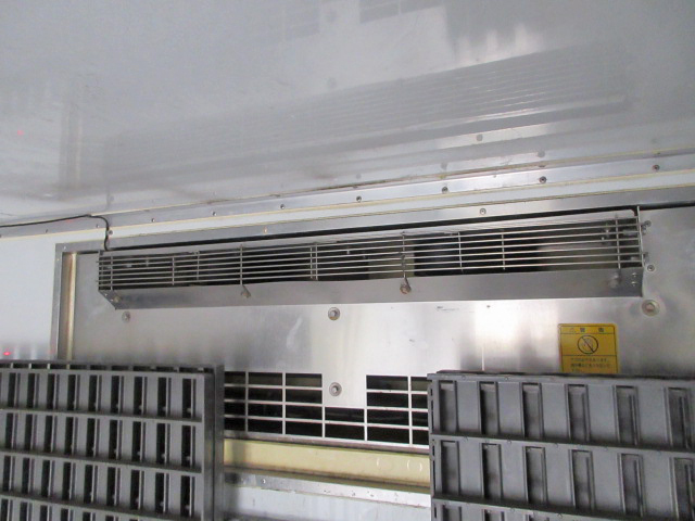 三菱ふそうキャンター冷凍車（冷蔵車）小型（2t・3t）[写真09]