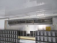 三菱ふそうキャンター冷凍車（冷蔵車）小型（2t・3t）[写真09]