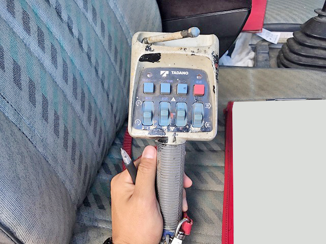 いすゞエルフセルフクレーン5段小型（2t・3t）[写真16]