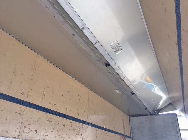 日野プロフィアアルミウイング大型（10t）[写真09]