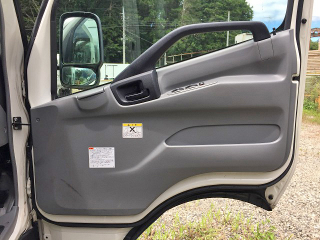 日野デュトロアルミバン小型（2t・3t）[写真30]
