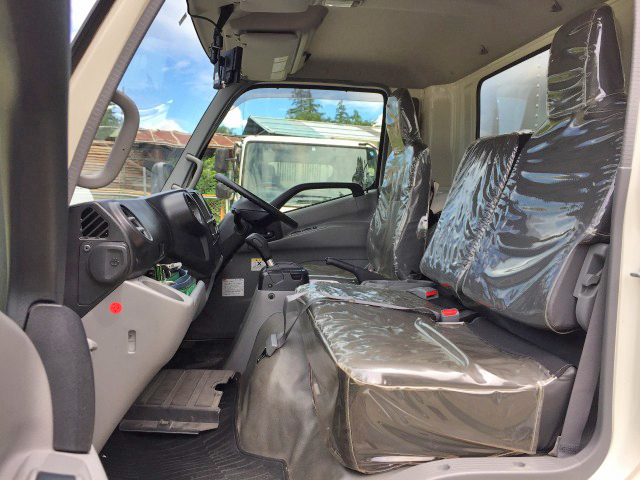 日野デュトロアルミバン小型（2t・3t）[写真32]