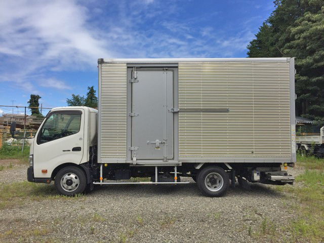 日野デュトロアルミバン小型（2t・3t）[写真05]